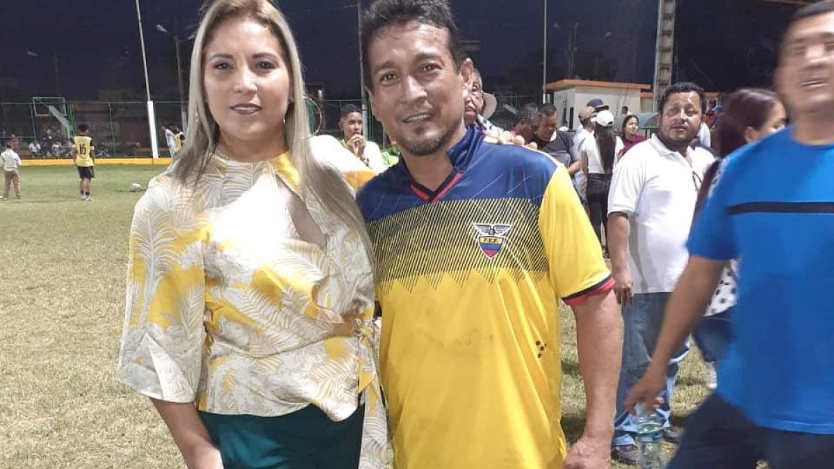 Mónica Pantaleón y su esposo Dannes Coronel, fallecido el 7 de julio de 2020.