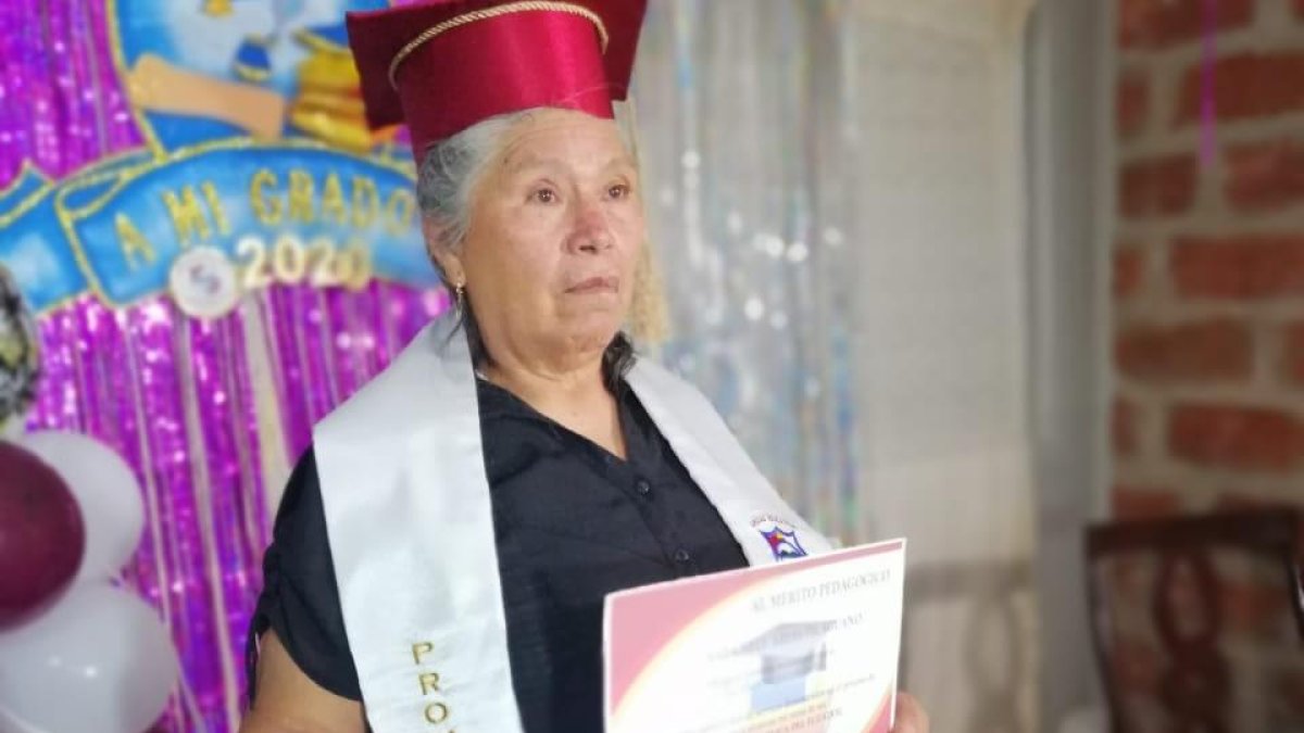 De apariencia seria y corazón noble. Tiene varios títulos, quizá no son académicos, pero si afectivos: la ‘superveci’, ‘la gran madre’, entre otros.