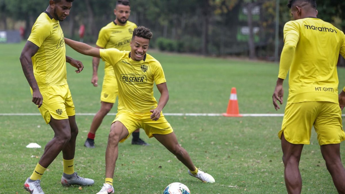 Barcelona continuó con sus entrenamientos de cara al reinicio de la LigaPro. Su primer rival será el Orense.