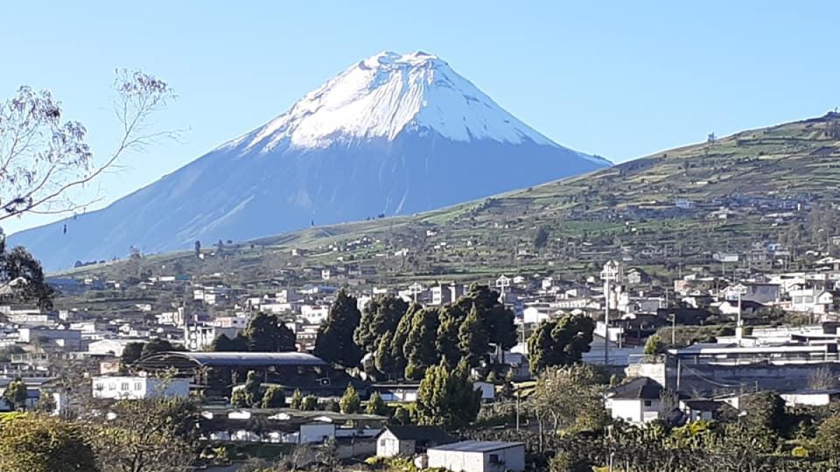 Por la emergencia sanitaria, artesanos de Huambaló dedican más tiempo a la agricultura.