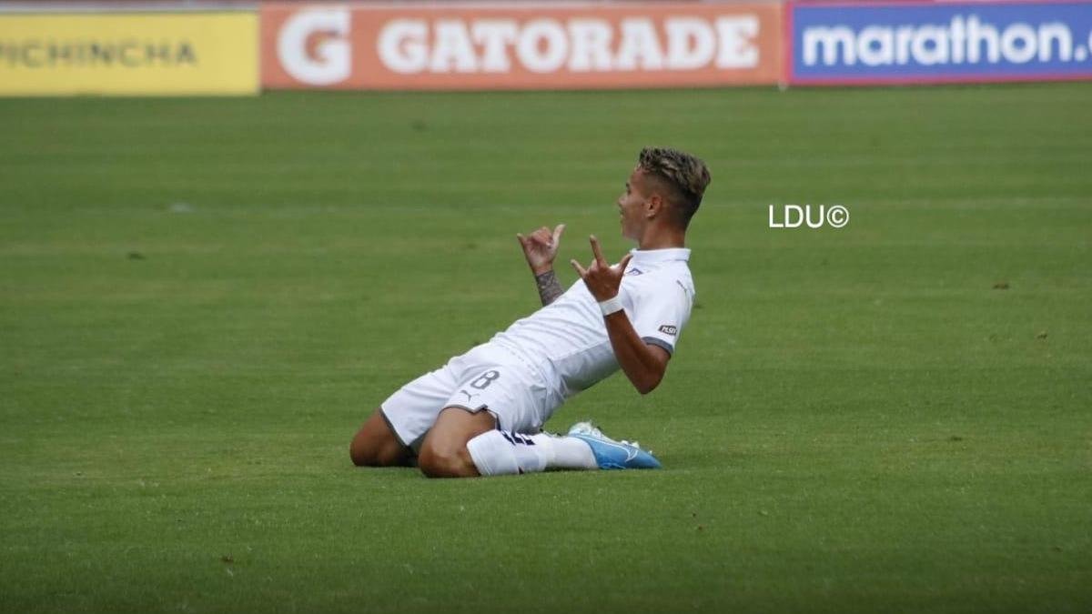 Jordy Alcívar se mandó un gol ante Universidad Católica.
