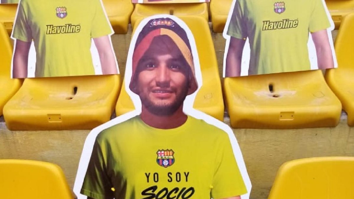 Jamil Jara amaneció en el estadio Monumental en foto.