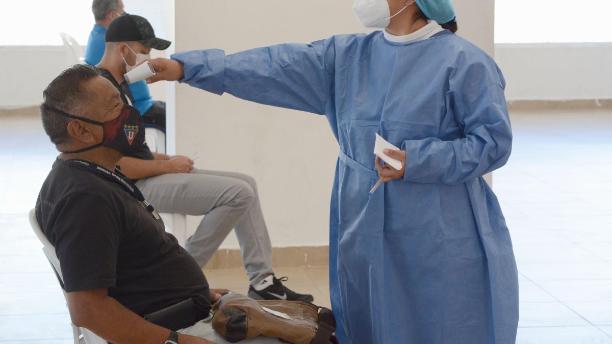 Áreas de Triaje en Calderón y Quitumbe lucen sin muchos pacientes pero esto preocupa a los galenos por la finalización del estado de excepción.