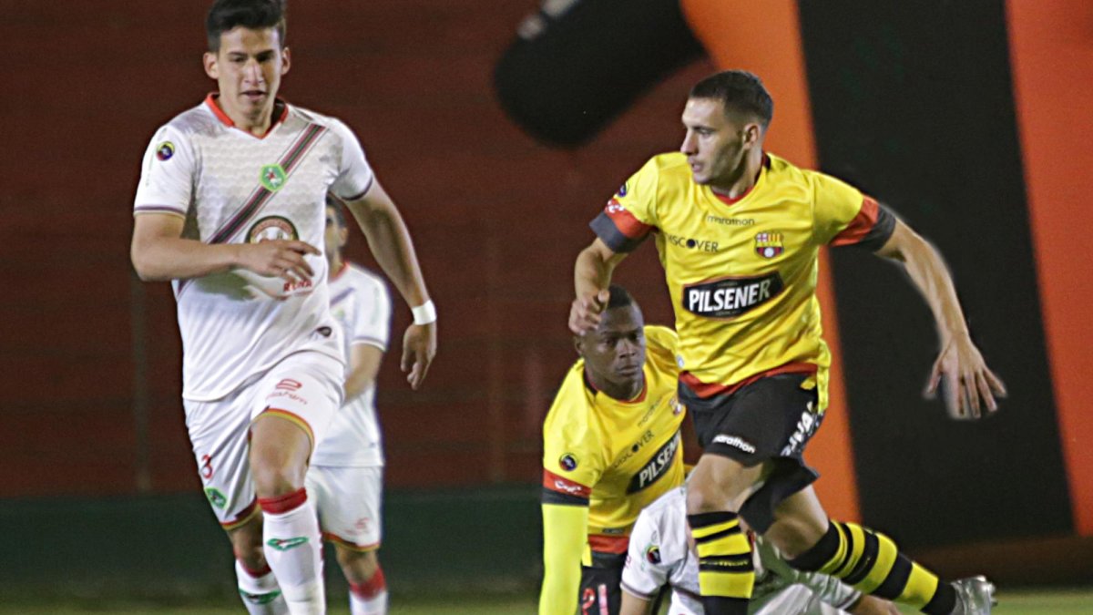Emmanuel Martínez se mandó un bonito gol ante  Mushuc Runa.