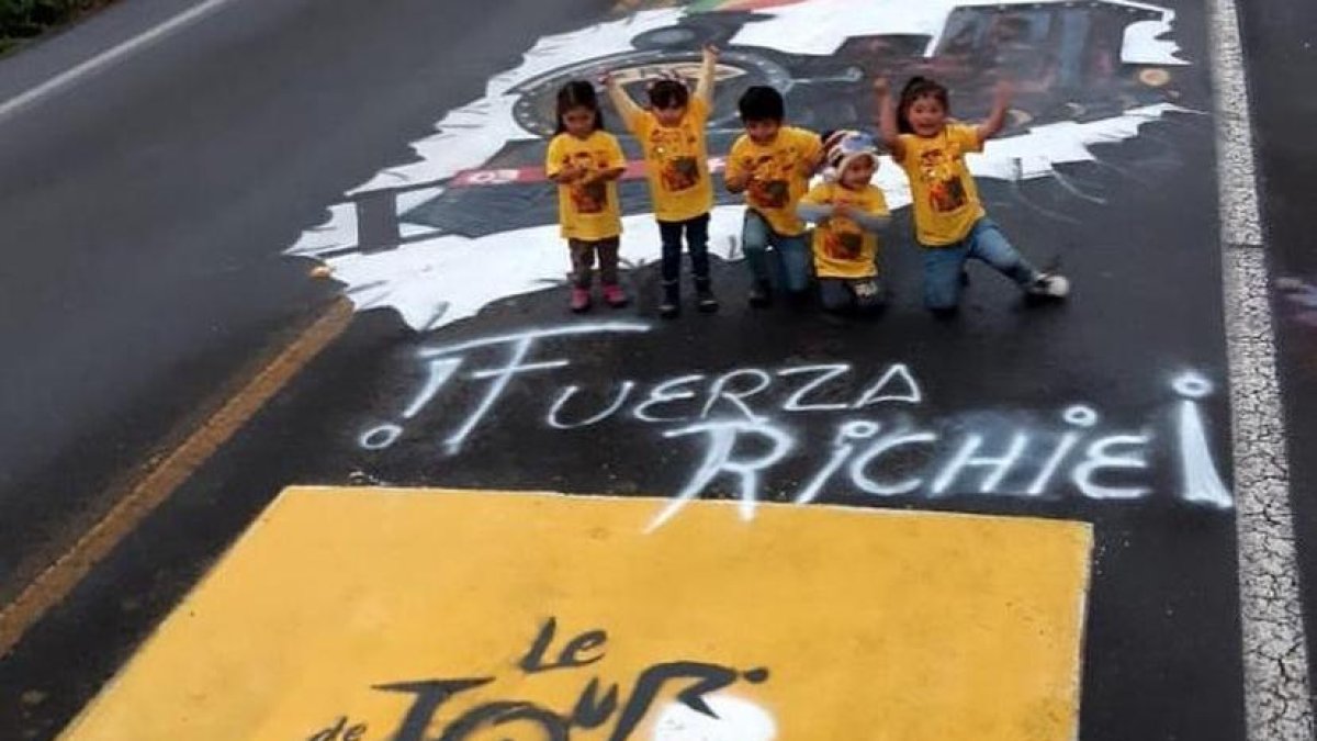 Una de las fotos de apoyo que ha recibido Richard Carapaz.