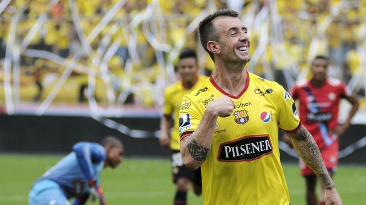 El volante argentino de Barcelona podría ser convocado a la Tricolor, debido a que es nacionalizado ecuatoriano.