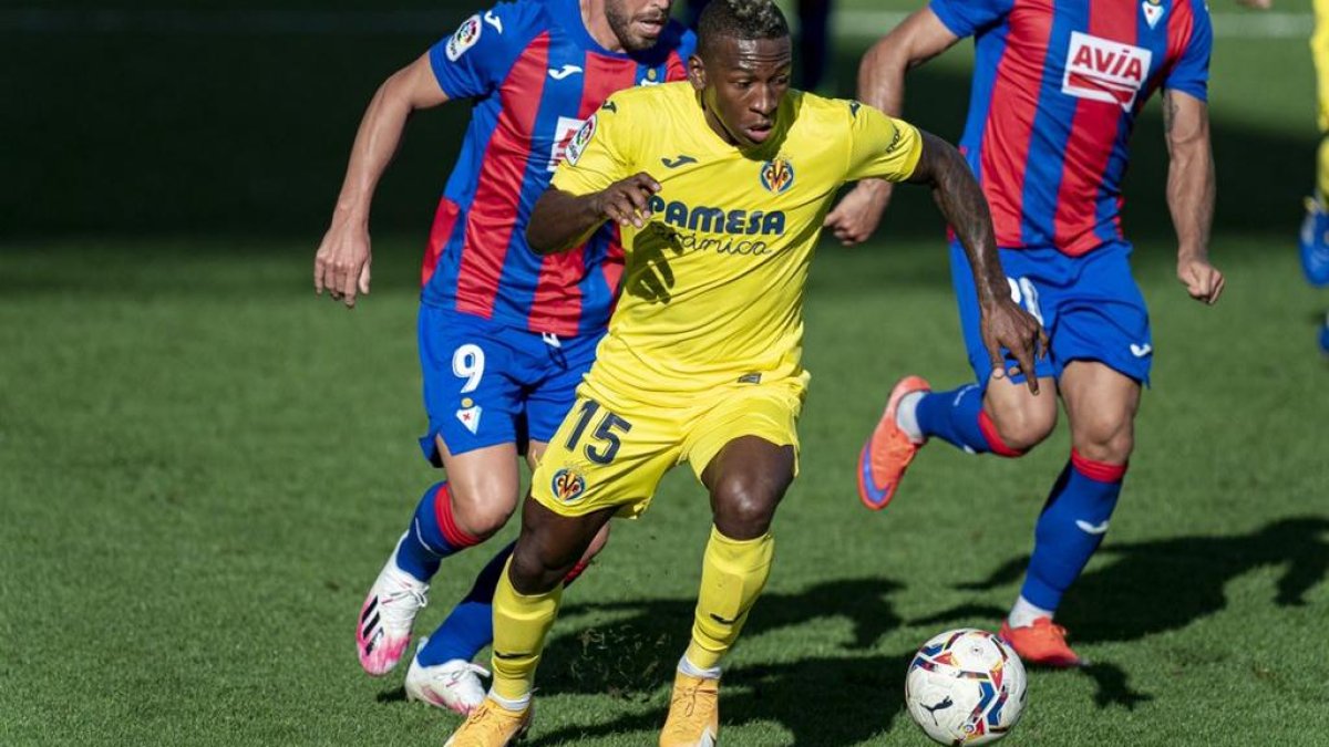 Pervis Estupiñán se estrenará con el Villarreal en Europa League.