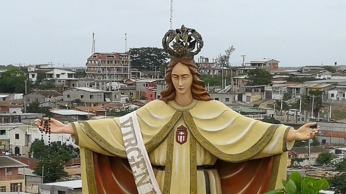 Desde hace 10 años, en el mirador del barrio Balcón del Pacífico, se levanta un monumento en su honor.