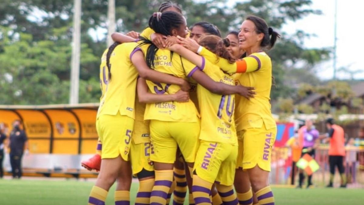 Las chicas de Barcelona que jugarán el Clásico del Astillero.