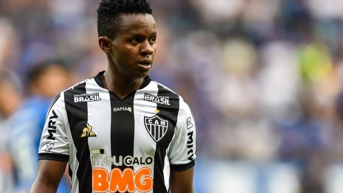 Juan Cazares no tiene chance con Sampaoli en Atlético Mineiro.