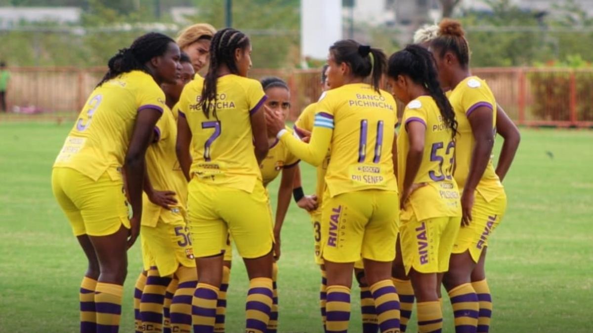 Barcelona femenino es el dueño del primer lugar de su grupo en la Superliga femenina.