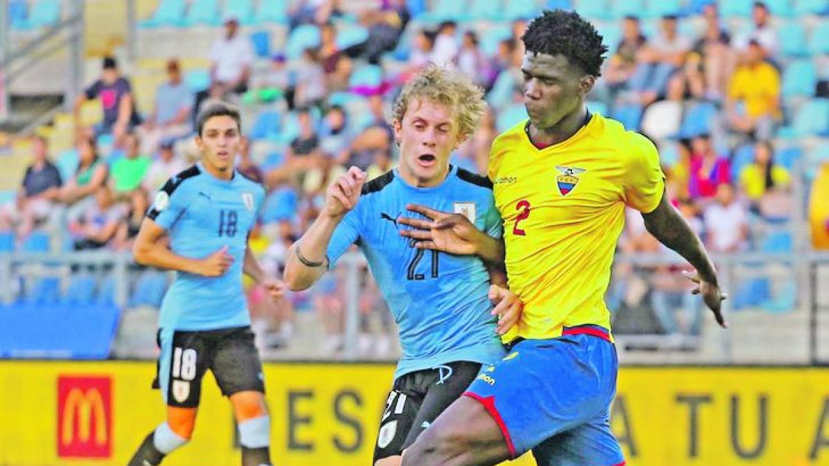 Jackson Porozo participó con la Mini-Tri sub-20 en el Sudamericano de Chile 2019 y el Mundial de Polonia 2019 de la categoría.