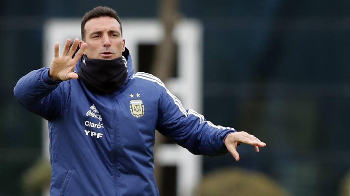El estratega Lionel Scaloni lamentó las cuatro bajas en Argentina, previo al duelo ante Ecuador.