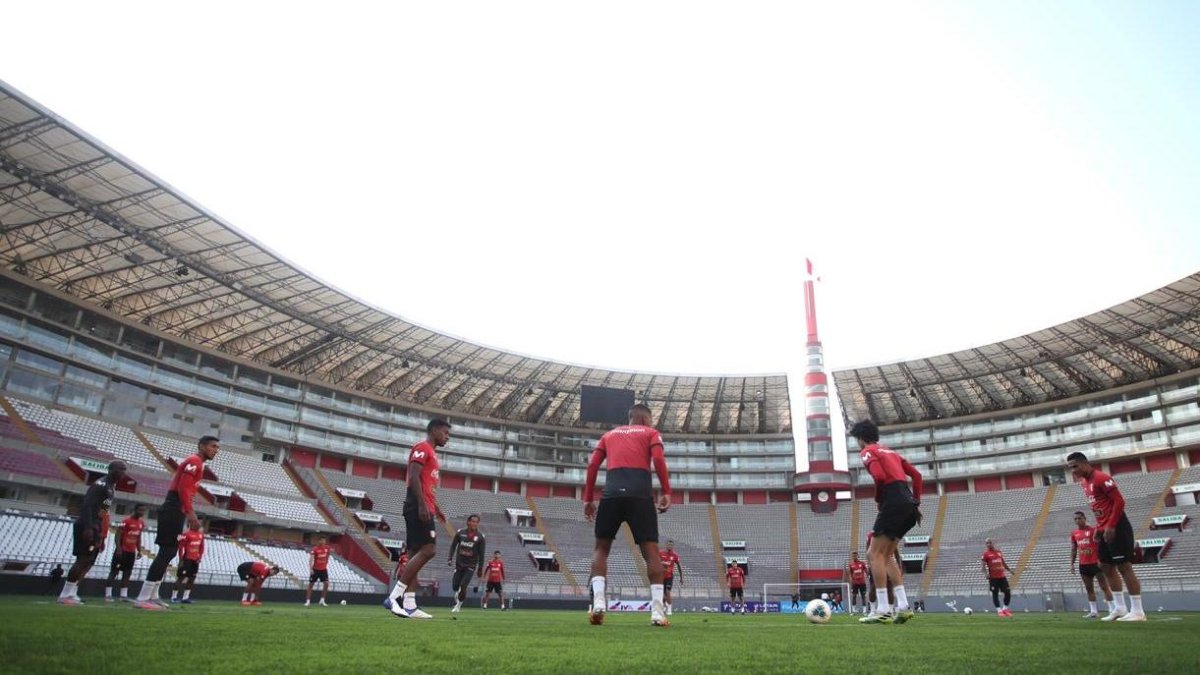 La selección de Perú ha presentado positivos de Covid 19.