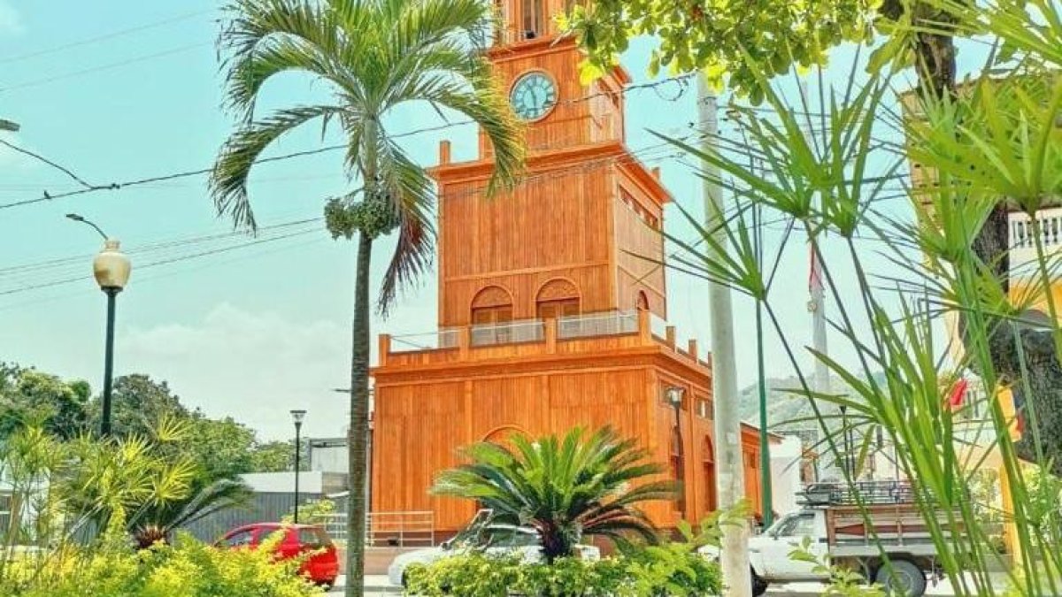 La torre con su reloj es un emblema de Calceta y de todos los manabitas.