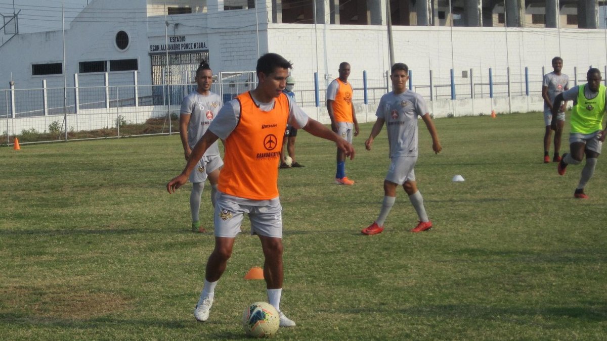 El volante Luis Fernando Saritama es la nueva contratación de Libertad FC.