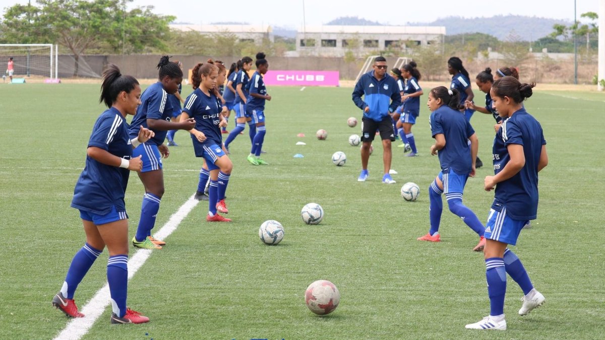 Emelec con la posibilidad de clasificar, juega ante 7 de Febrero.