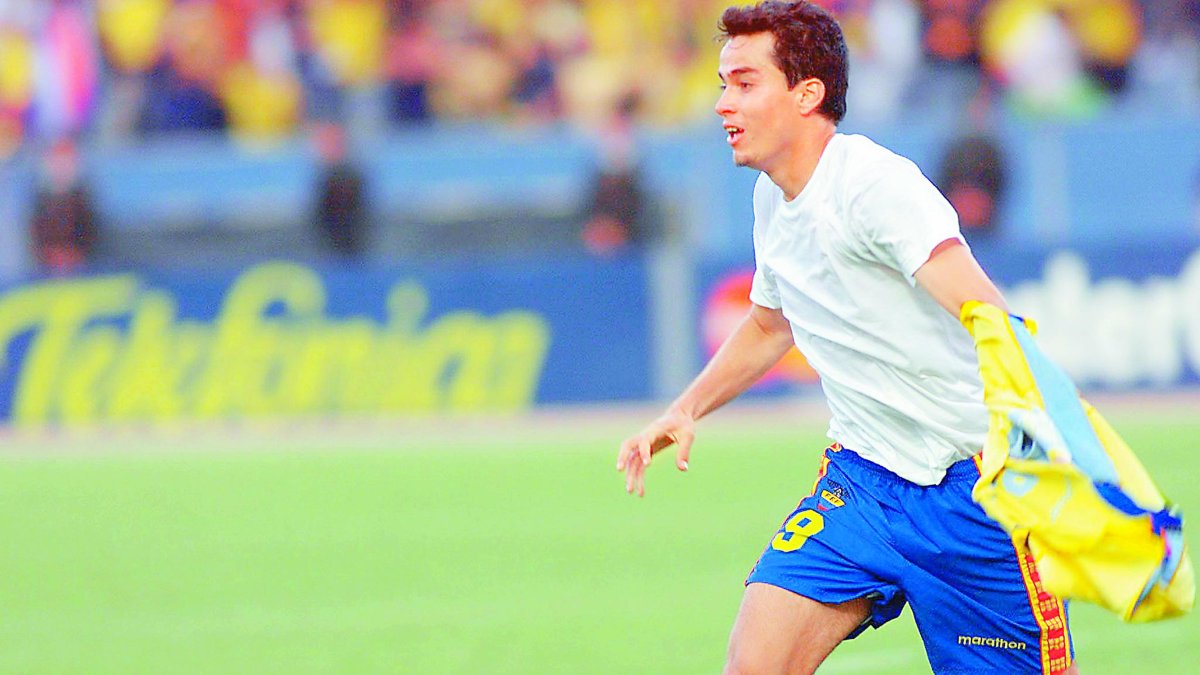 Ivan Kaviedes fue autor del gol que le dio la clasificación a Ecuador, a su primer Mundial de fútbol.