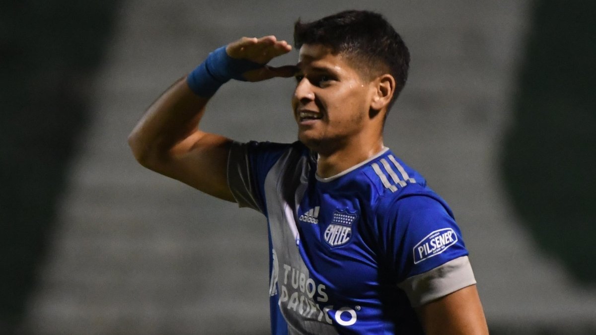 Facundo Barceló se mandó cuatro goles ante Liga de Portoviejo.