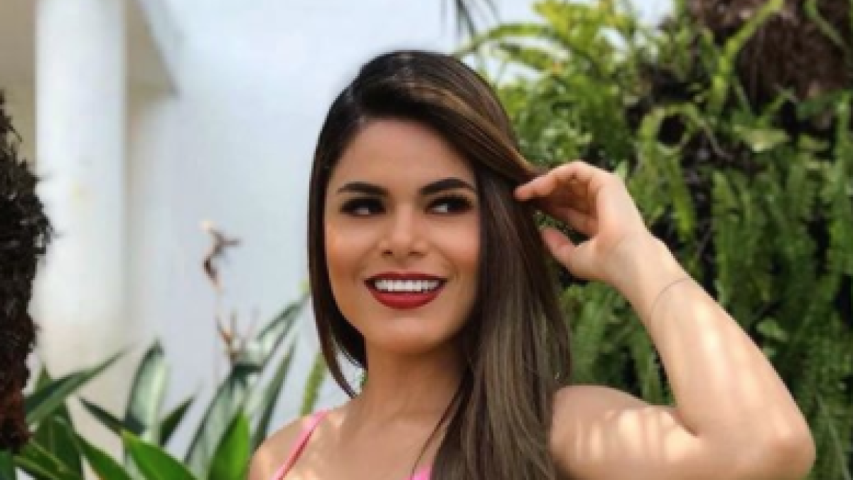 Carolina Jaume En Traje De Baño