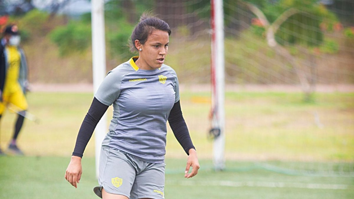 Jhojandry Monsalve, lleva 7 goles con Barcelona en la Superliga femenina.