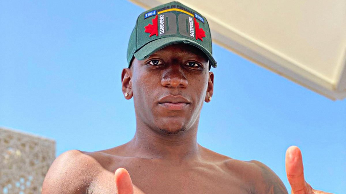 Pervis Estupiñan ha jugado los tres partidos con la Tricolor.