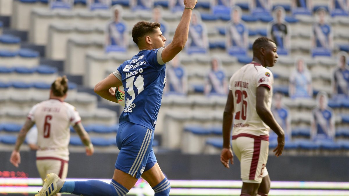 Facundo Barceló, otra vez anotó para Emelec.