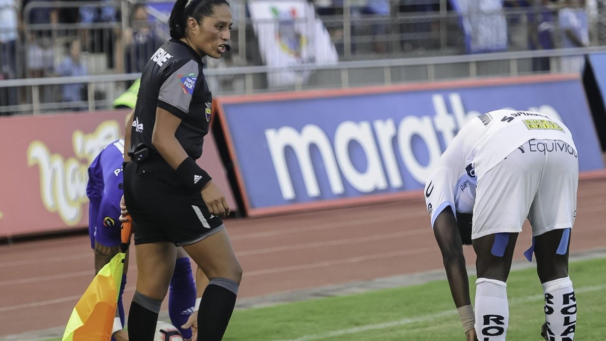 La árbitra ecuatoriana Mónica Amboya debutó ya en Copa Sudamericana.