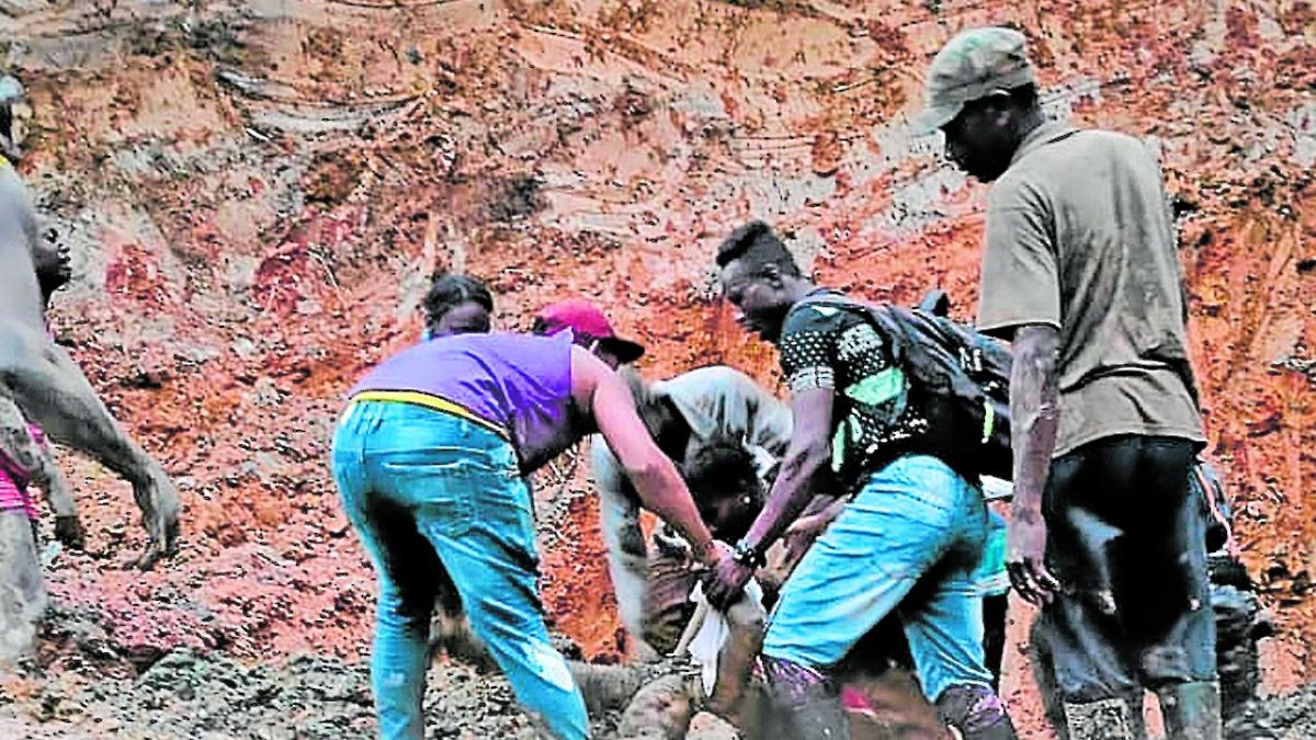 Este es el momento en que hallaron el cadáver del chico.