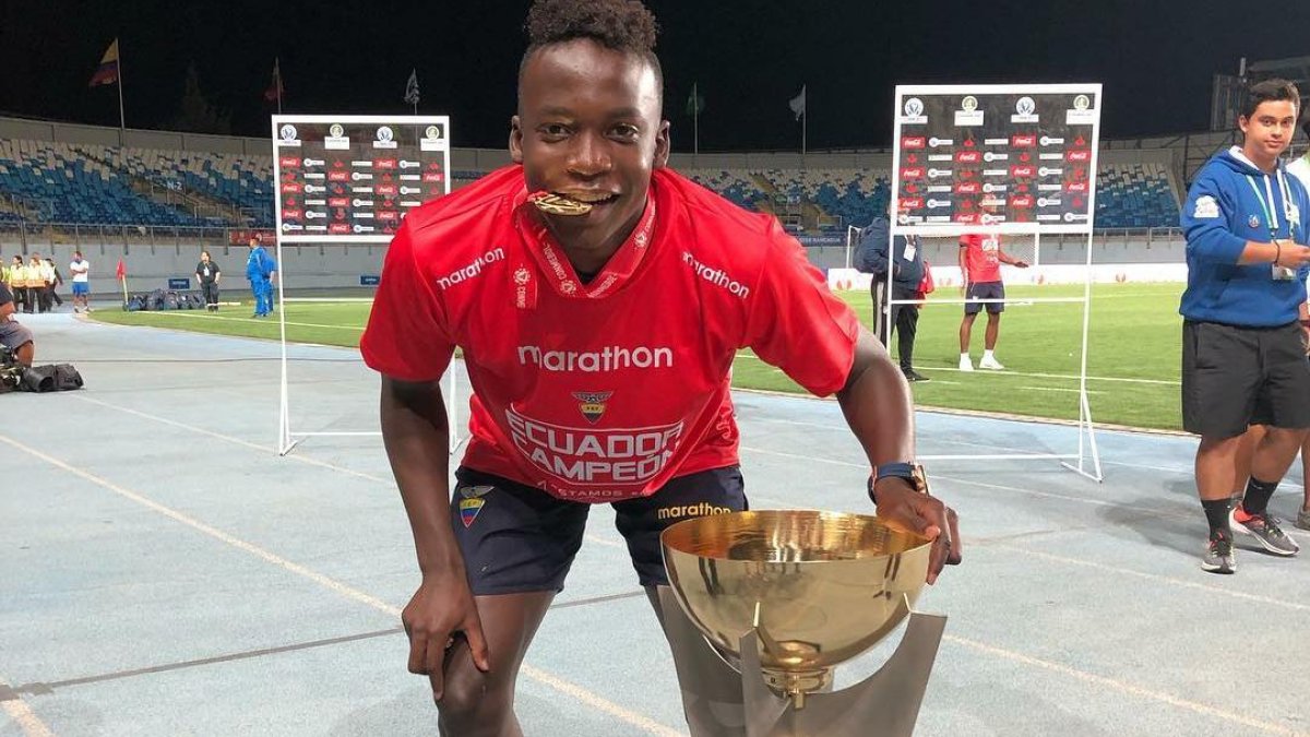 Jhon Jairo Espinoza, cuando con la Tricolor fue campeón sudamericano sub 20 en Chile..