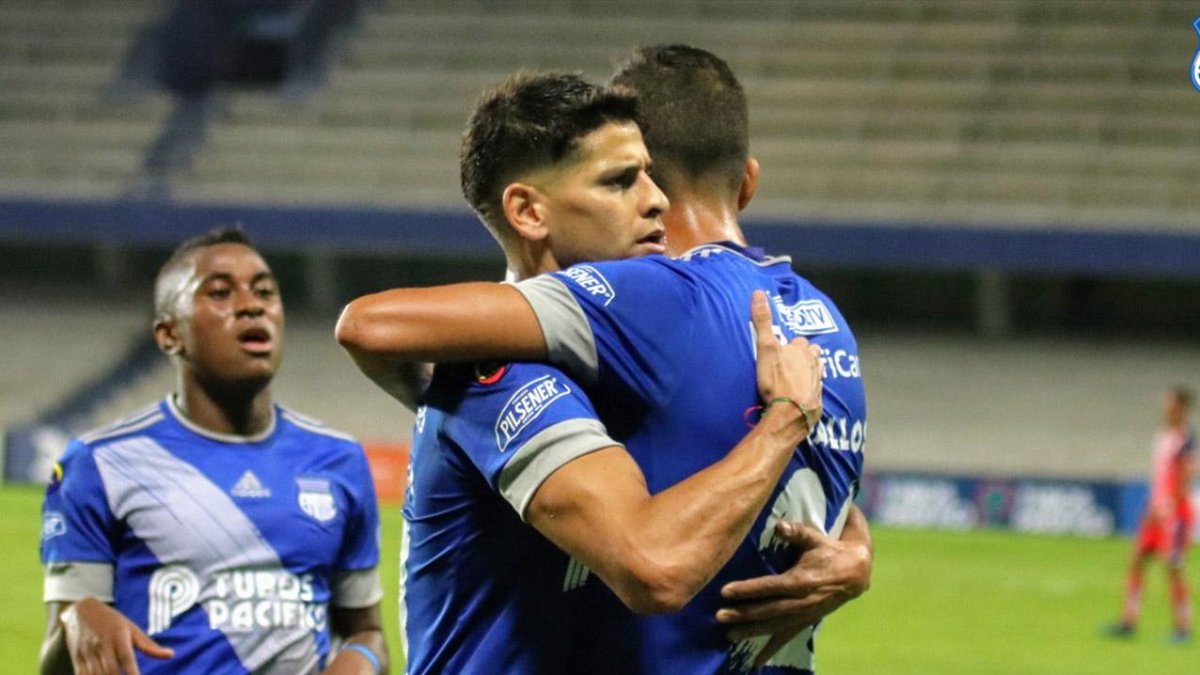 Festejo de goleadores, Facundo Barceló y José Francisco Cevallos que salvó al Emelec.