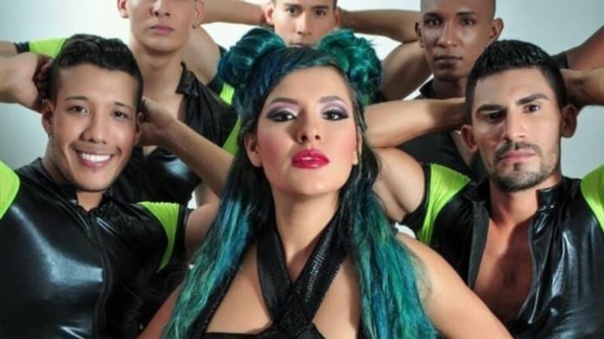 Aliss tiene su fuerte en el pop tropical, pop latino y la cumbia.