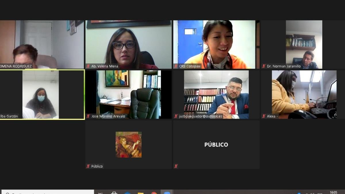 La mujer sonreía cuando la Fiscalía se refirió a su personalidad luego de las pericias psicológicas.