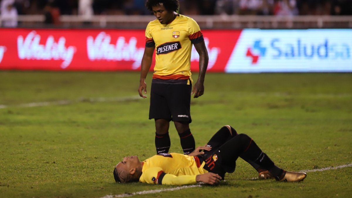 Este año, en la primera etapa Barcelona perdió en el último minuto (2-1) ante Liga de  Quito, partido donde erró un penal Christian Alemán.