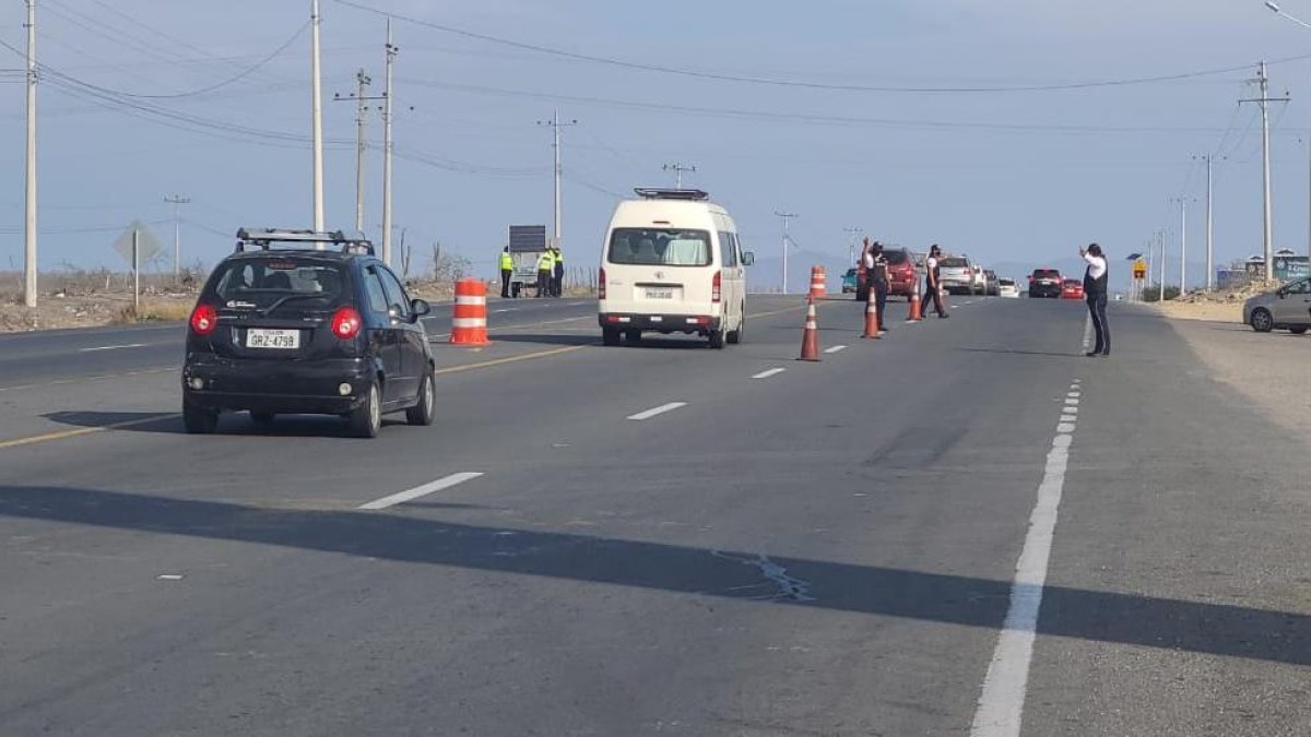 Este domingo la salida de autos se redujo considerablemente en relación a los dos primeros días del año.