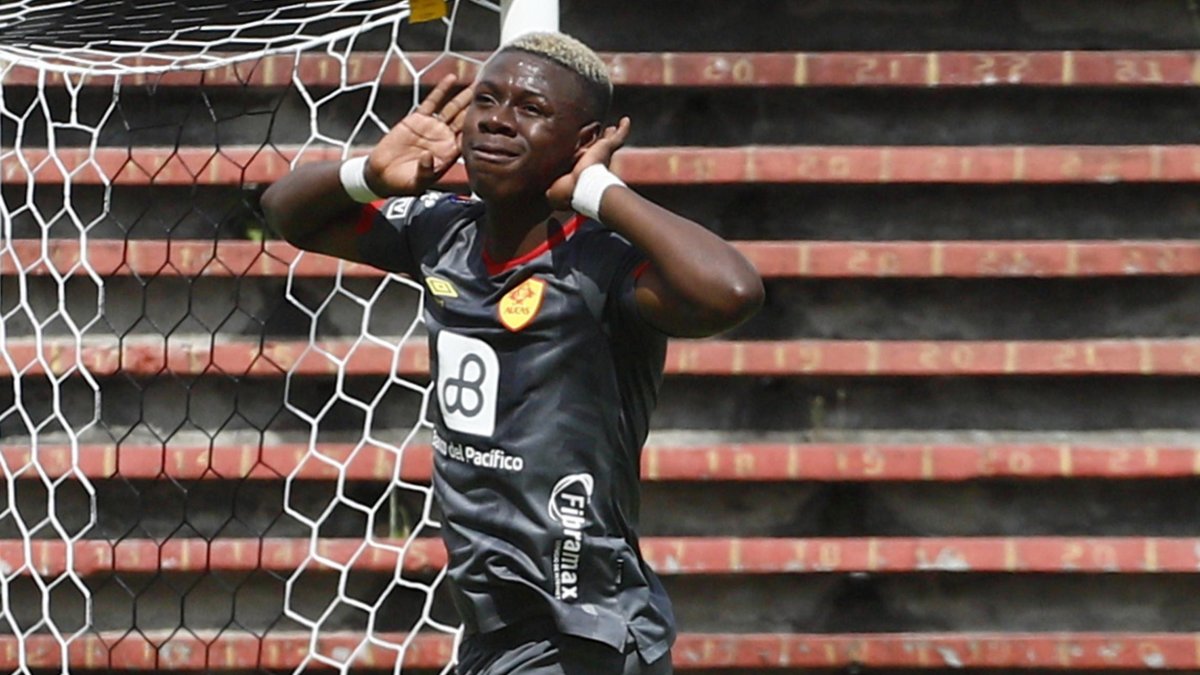 El delantero Alejando Cabeza es una de las cartas de Emelec para saldar la sequía azul.