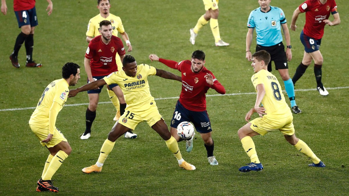 El ecuatoriano Pervis Estupiñán se destaca como defensa en el Villarreal.