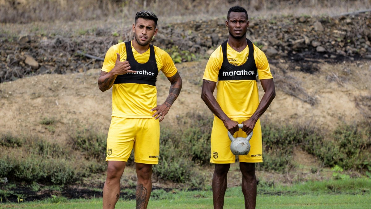 Dos debutantes, Sergio López y Leonel Quiñonez en Barcelona.