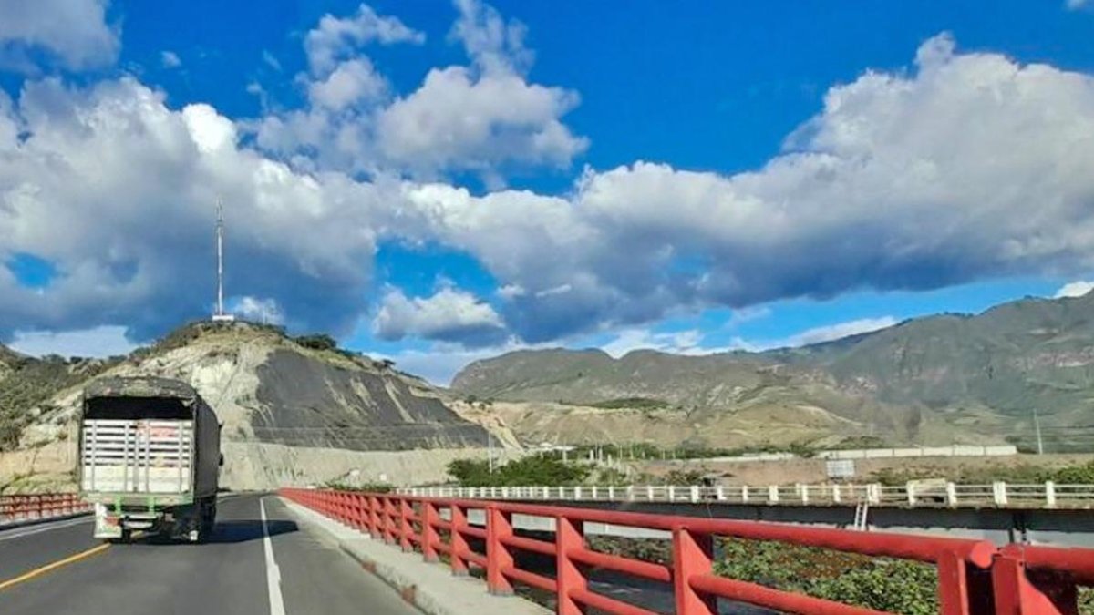 El viaducto mejorará la comunicación entre dos provincias de la Sierra Norte.