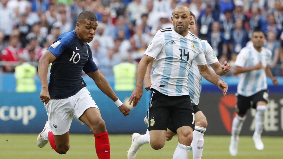 El argentino Javier Mascherano es la estrella mundial invitada para la Noche Amarilla.