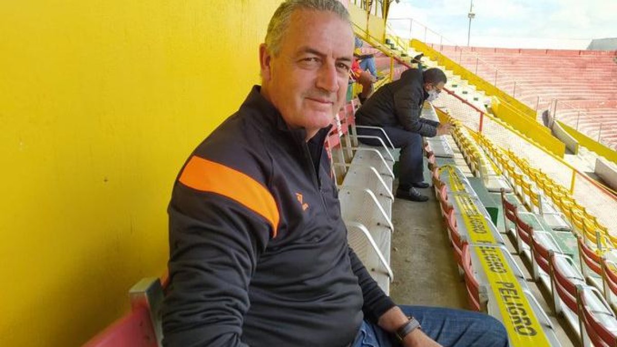 Gustavo Alfaro, DT de la Tri sigue preparando a Ecuador para el duelo en Venezuela.