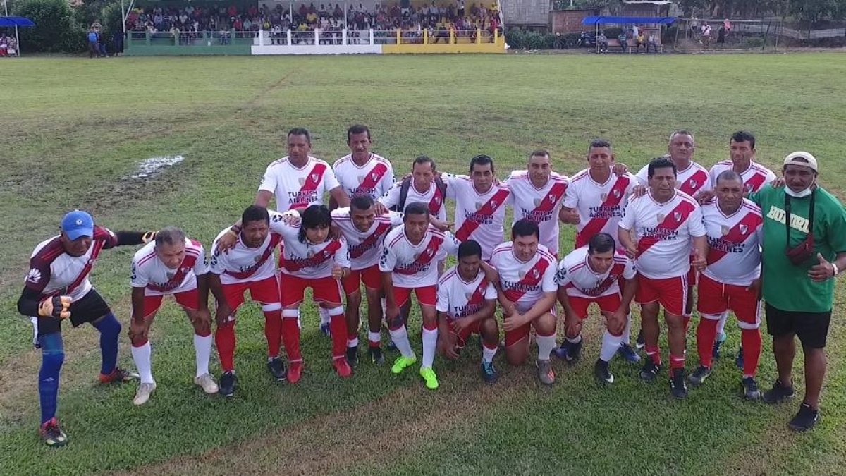 El equipo Rey Mar que se coronó campeón sub-50.