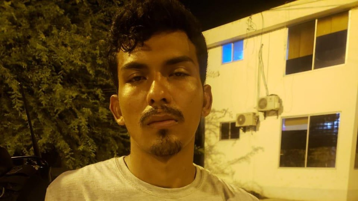 El sospechoso se movilizaba en un taxi, cuando lo arrestaron.