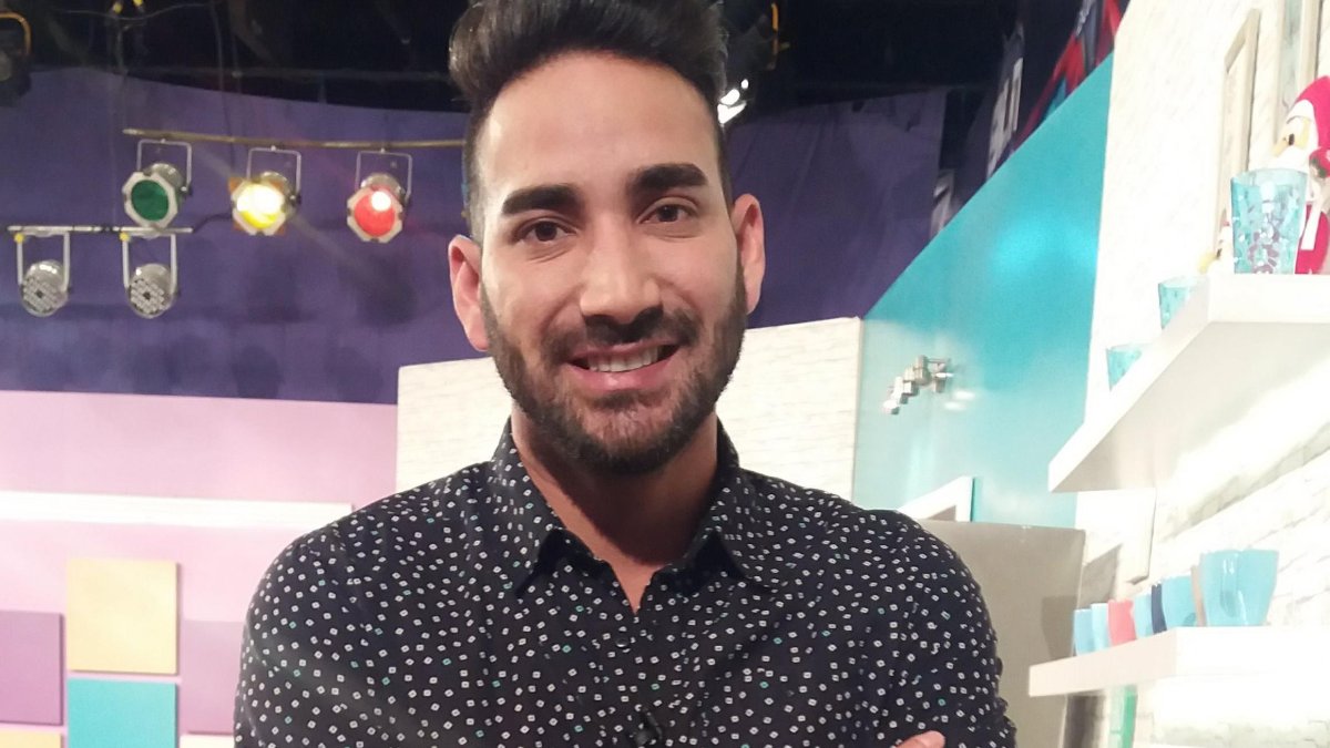 Trabajó como presentador de dos programas de farándula. Actualmente está alejado de la TV.