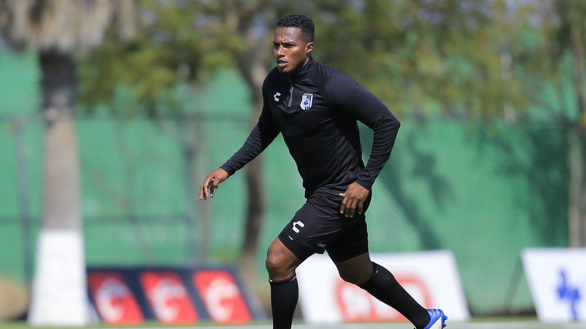 Antonio Valencia figura del Querétaro de México.