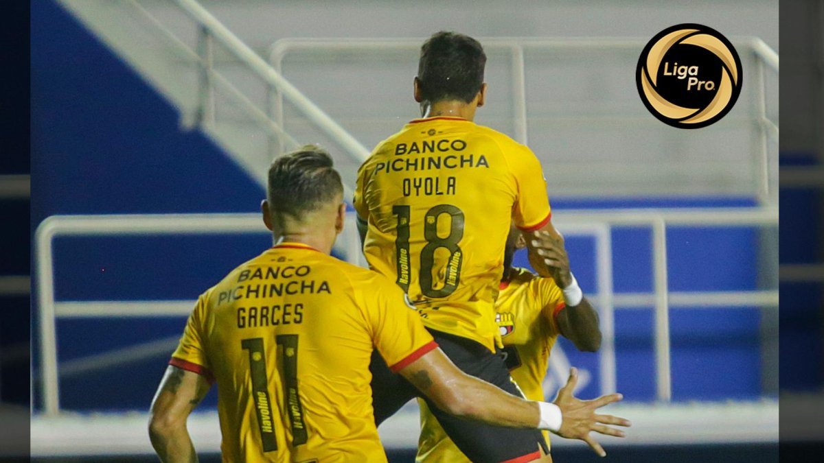 Matías Oyola y el gol de la victoria en Manta.