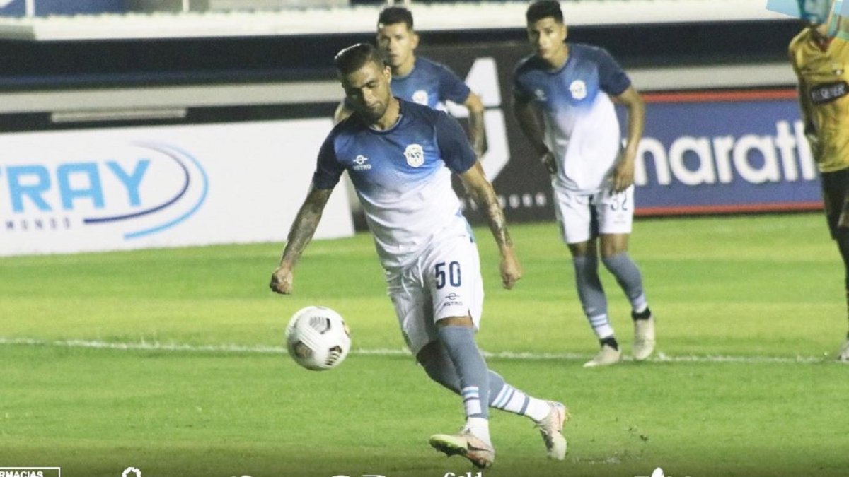 Los jugadores de Barcelona y Manta estuvieron subidos de revoluciones y fueron sancionados