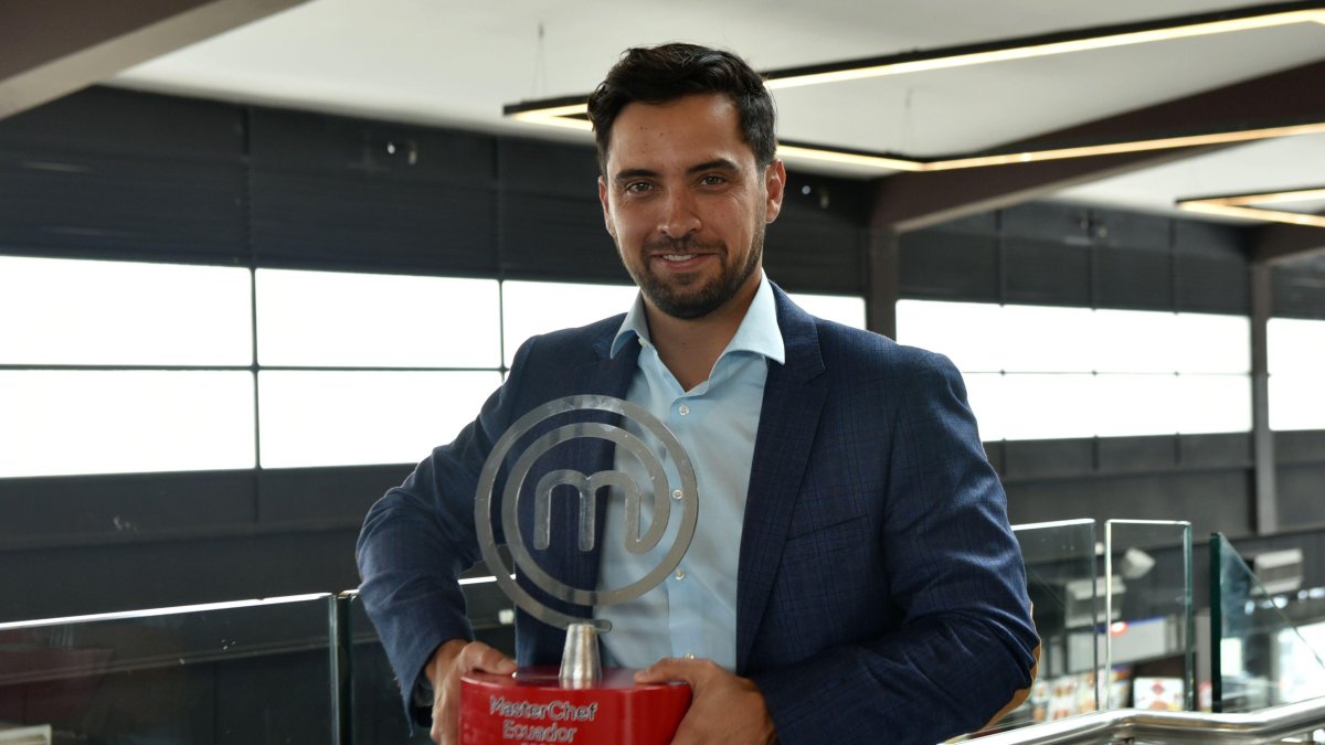 El quiteño 

asegura que aún no asimila haberse convertido en el ganador del concurso. Recibió un cheque de 20 mil dólares de premio. 