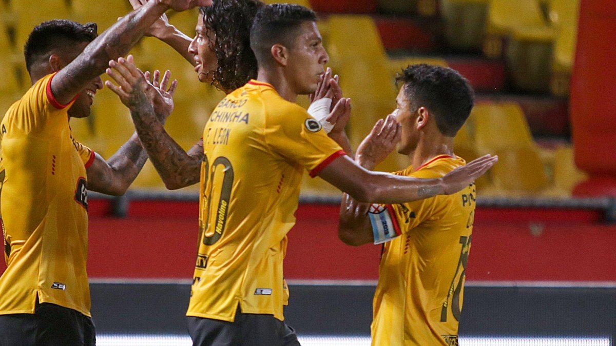 El parche del campeón que tiene la camiseta de Barcelona con el escudo de LigaPro ya está a la venta.