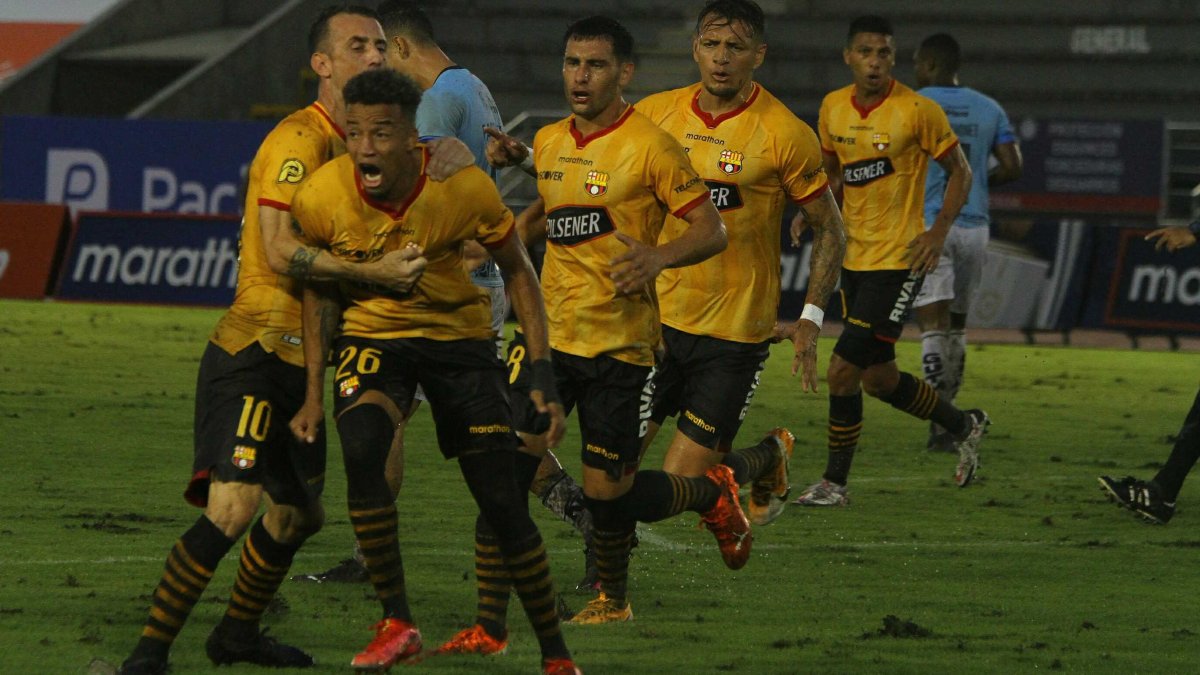 Barcelona lleva 3 partidos ganados, en los 3 ha hecho 3 goles.